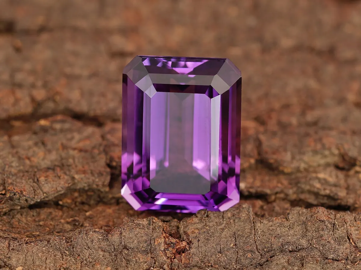 Rough vs Cut Gemstones: What UK Collectors Should Know Before Buying